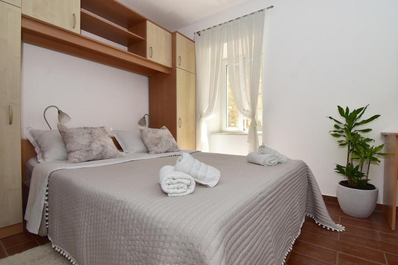 Old Town Studio Apartments Макарска Экстерьер фото