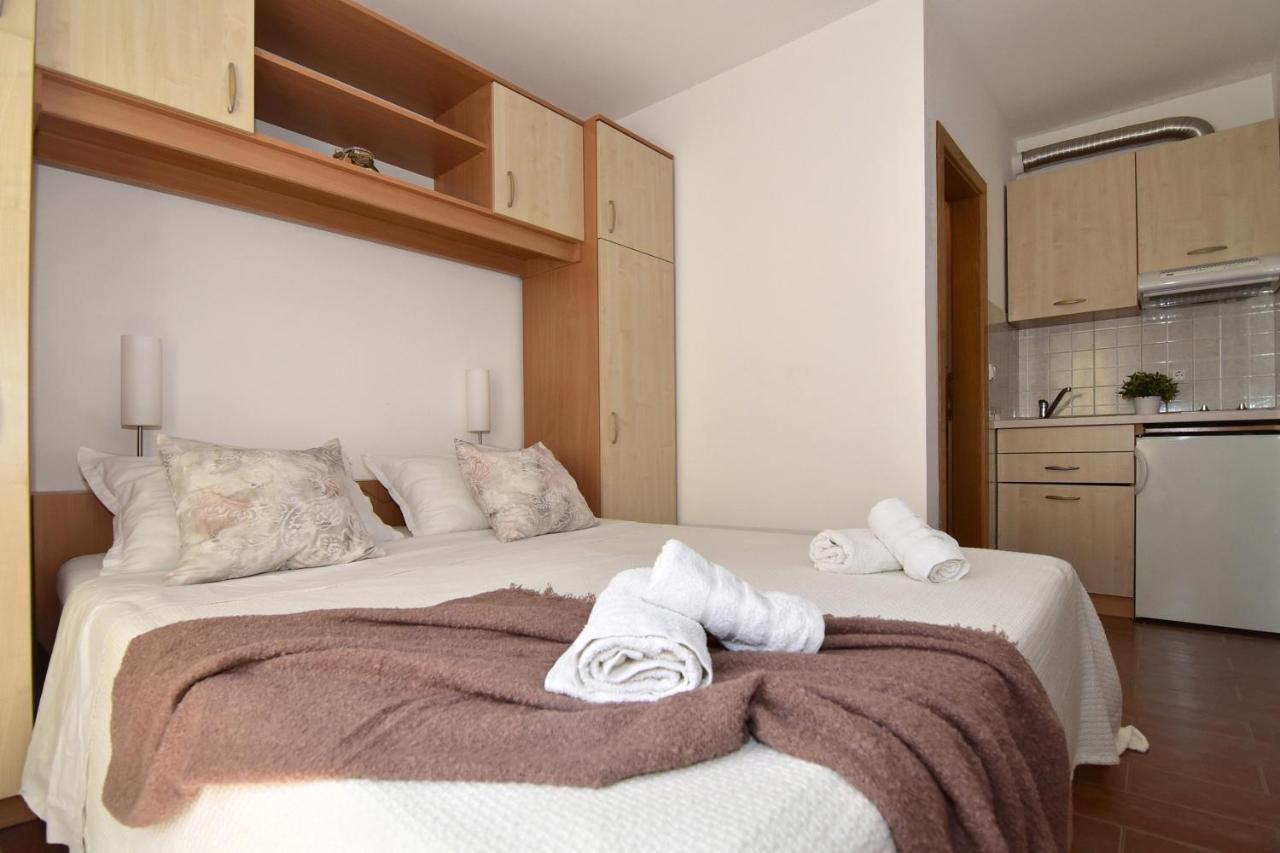 Old Town Studio Apartments Макарска Экстерьер фото
